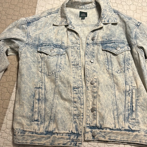 Jean jacket - Picture 2 of 3